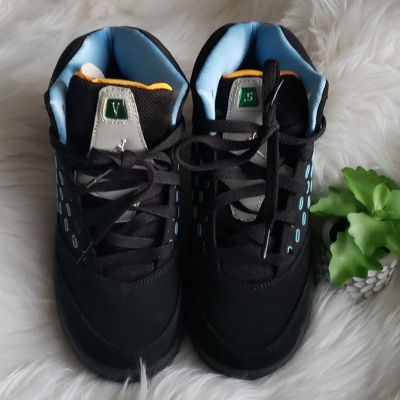 Nike Jordan Carmelo Melo 5.5 (GS) Black Sneakers - Picture 2 of 5